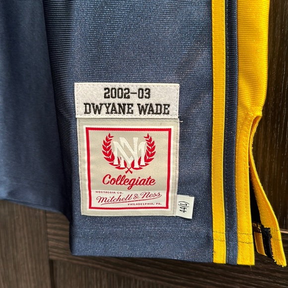 Dwyane Wade Marquette Golden Eagles Mitchell & Ness 2002-03 Authentic Jersey - Picture 3 of 4